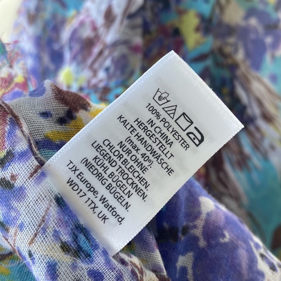 Cynthia Rowley Infinity Scarf - Picture 8 of 10